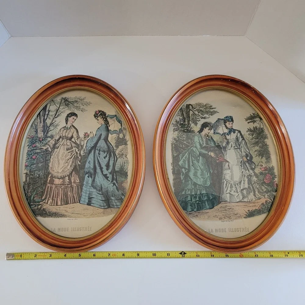 VTG LA MODE ILLUSTRE Victorian Ladies In Garden Wooden Oval Picture Frames